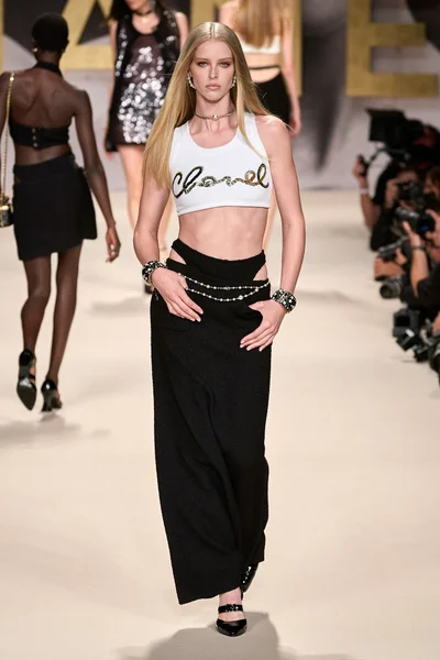 Look 9
